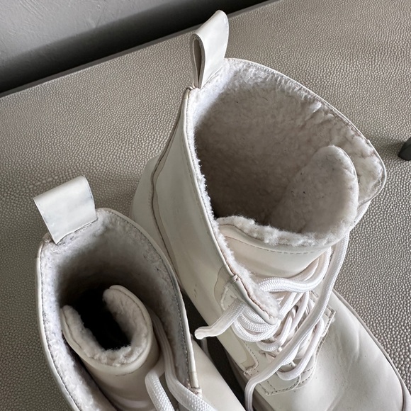 Cream Colored Zara Fleece Lined Combat Boots - Picture 6 of 7